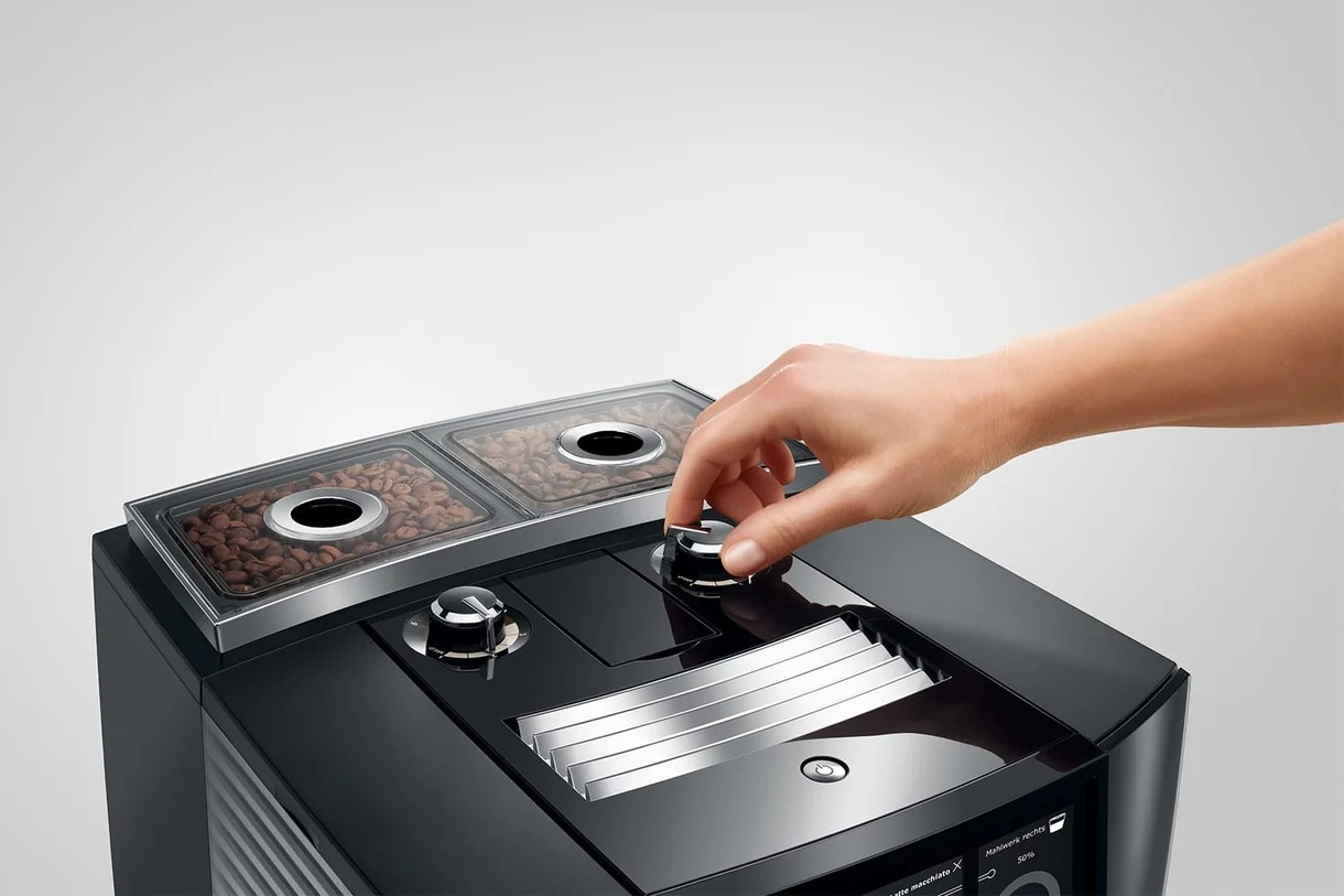 Jura J8 Twin + Extra Cleaning Supplies – Barista-Level Coffee at Home with Dual Spouts & Aroma Grinder thumbnail 3